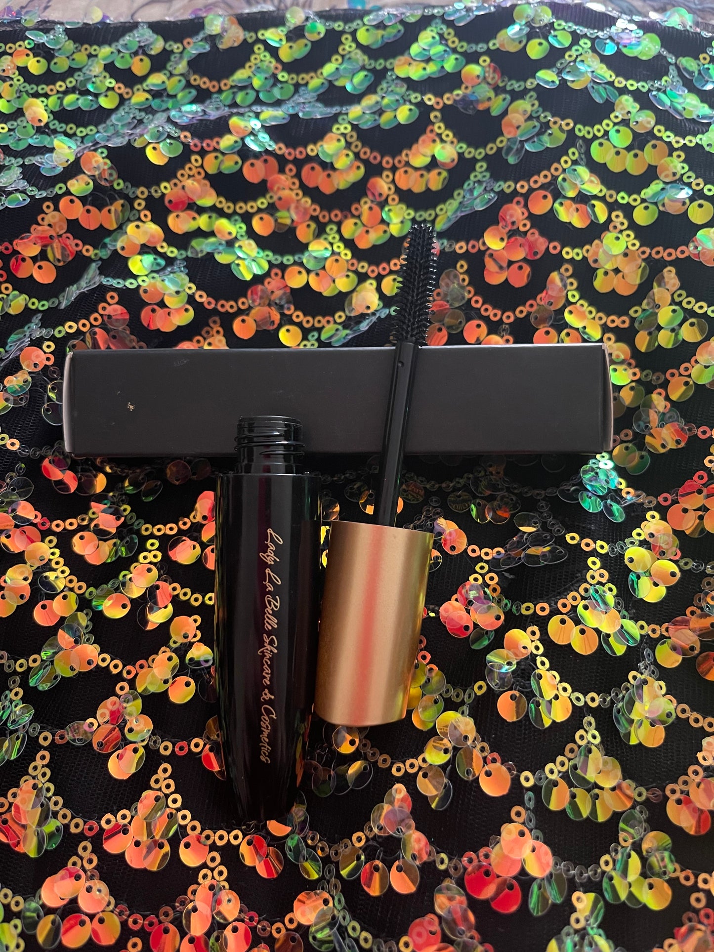 Thick Lashes (Gold Top) Volume Meets Luxury: Fuller, Richer, Statement Lashes!