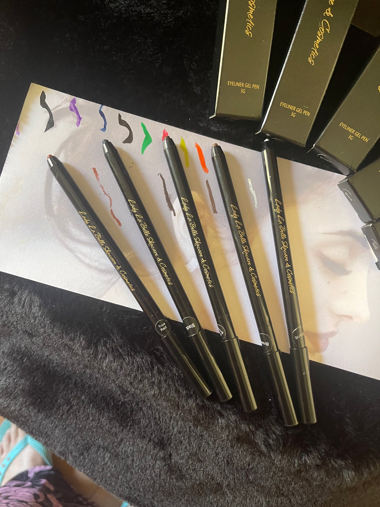 Lady La Belle Waterproof Longlasting Dreamy Gel Eyeliner in 5 Beautiful Shades.