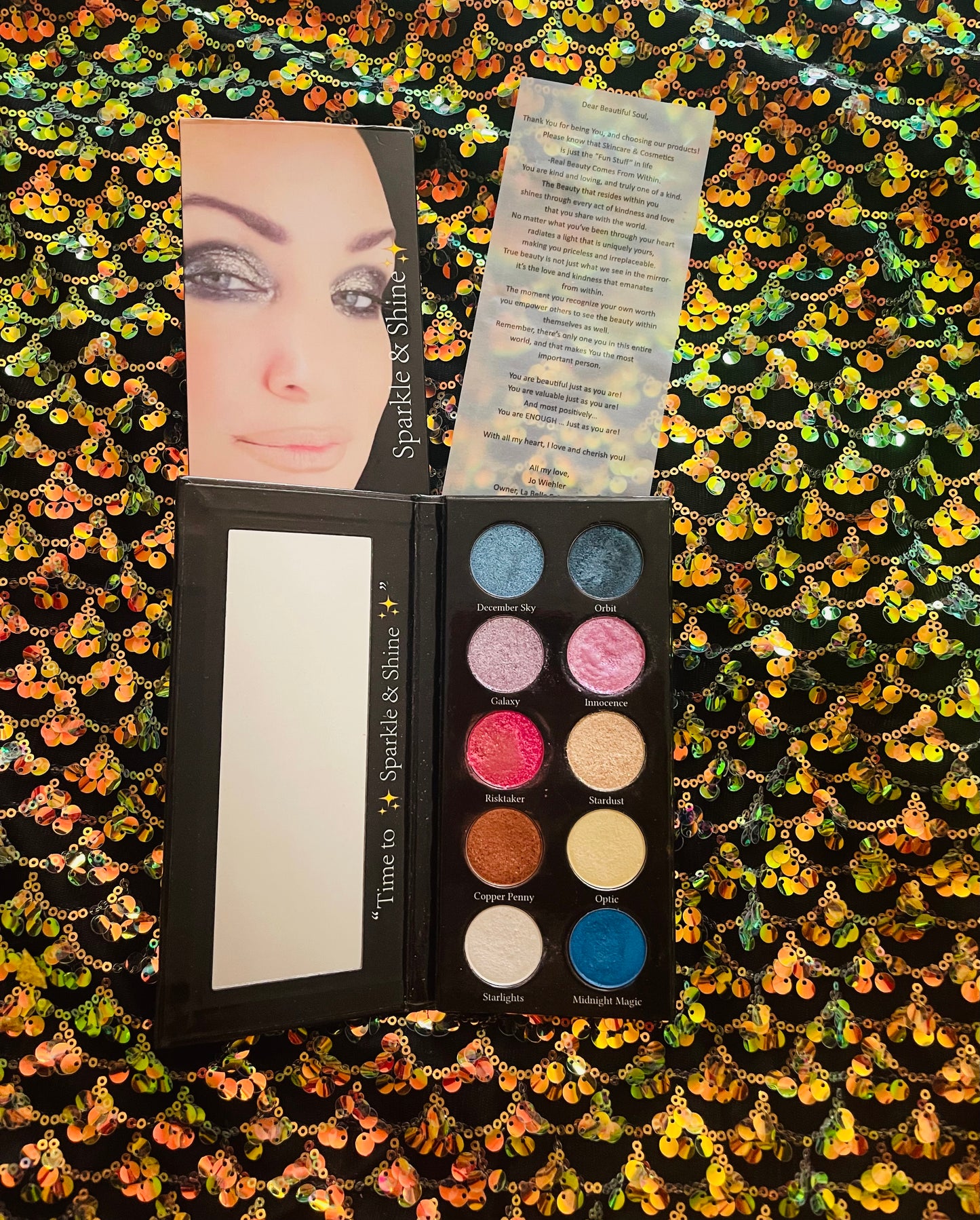 Lady La Belle luxurious 10 Pan Makeup Pallet-Sparkle & Shine Gives you the spotlight every time.