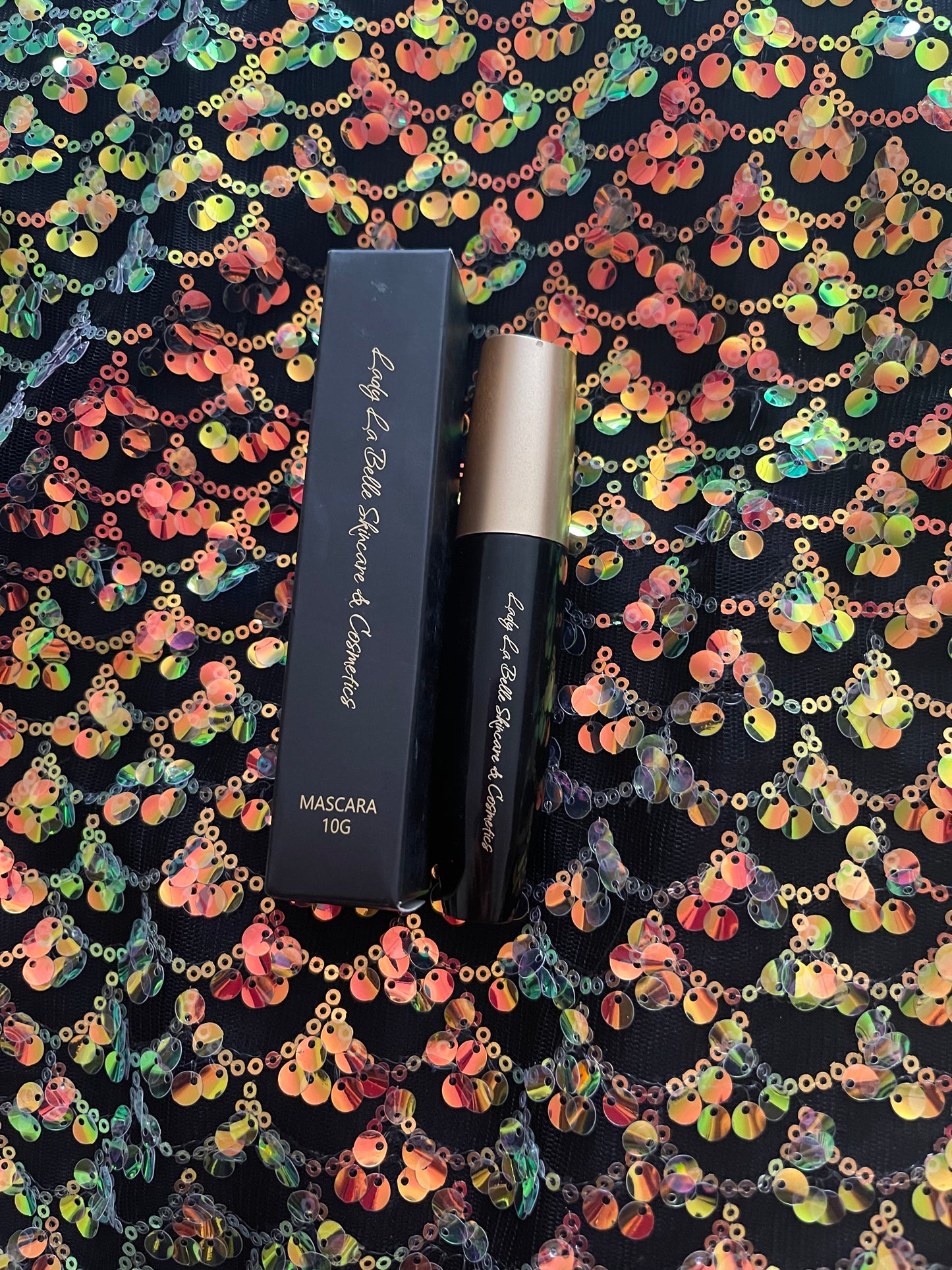 Thick Lashes (Gold Top) Volume Meets Luxury: Fuller, Richer, Statement Lashes!