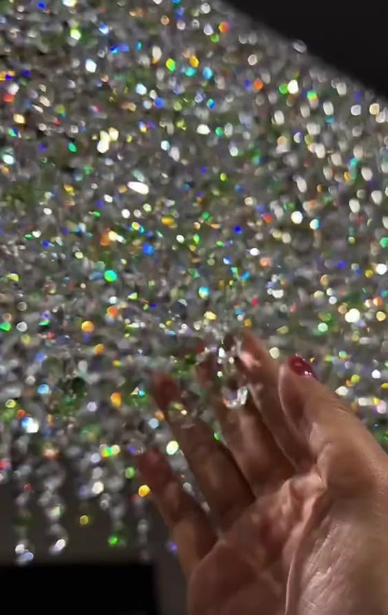 For those that want the “BEST” in life…This is the ultimate Luxurious Rhinestone Encrusted Mascara. It’s long, luxurious, thick and bold. It’s the fur coat on a Wednesday type of person.